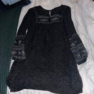 Monoreno Black and Gray Long Sleeve Dress